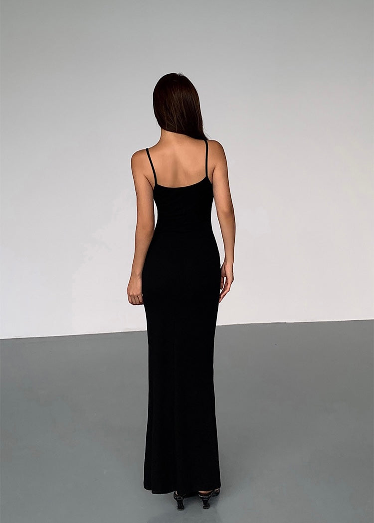 Journee Figure-skimming Black Dress