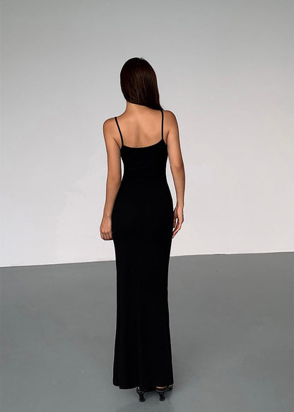 Journee Figure-skimming Black Dress