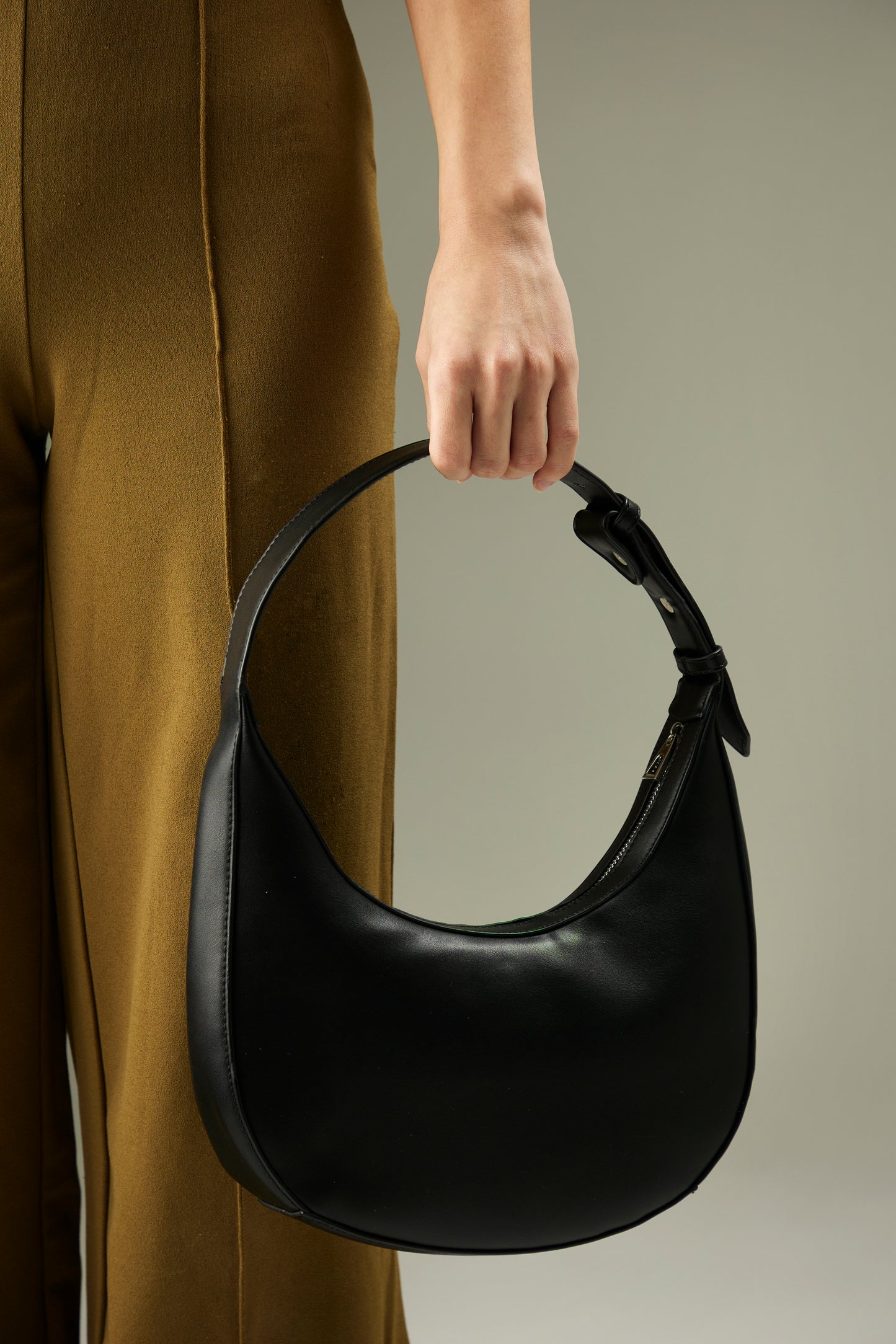 Lepont Crescent Bag - Black